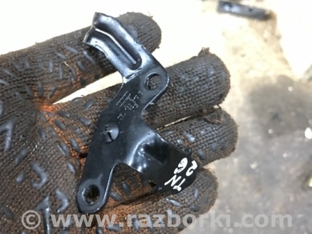 ФОТО Кронштейн для Audi (Ауди) A4 B8 - 8K2, 8K5 (08.2007-11.2015) Киев