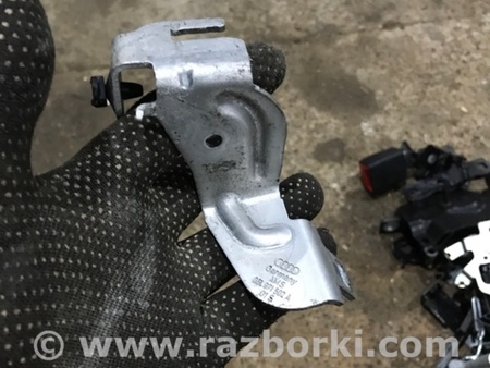ФОТО Кронштейн для Audi (Ауди) A4 B8 - 8K2, 8K5 (08.2007-11.2015) Киев