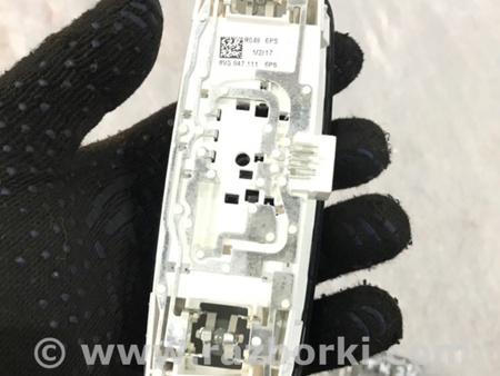 ФОТО Плафон подсветки салона для Audi (Ауди) A3 8V1, 8VA, 8V7, 8VS (03.2012-...) Киев
