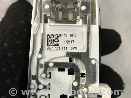 ФОТО Плафон подсветки салона для Audi (Ауди) A3 8V1, 8VA, 8V7, 8VS (03.2012-...) Киев
