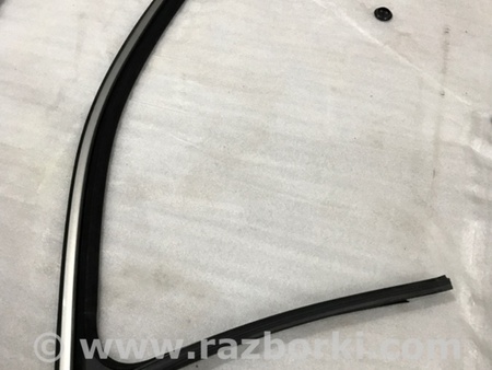 ФОТО Направляющая стекла двери для Porsche Cayenne Type 958 (10-18) Киев