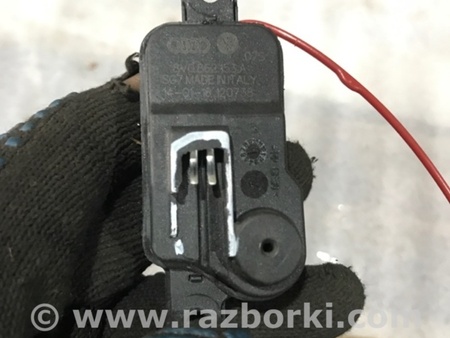 ФОТО Активатор лючка бензобака для Audi (Ауди) A4 B8 - 8K2, 8K5 (08.2007-11.2015) Киев