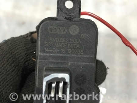ФОТО Активатор лючка бензобака для Audi (Ауди) A4 B8 - 8K2, 8K5 (08.2007-11.2015) Киев