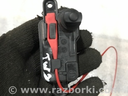 ФОТО Активатор лючка бензобака для Audi (Ауди) A4 B8 - 8K2, 8K5 (08.2007-11.2015) Киев
