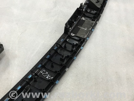 ФОТО Накладка на порог багажника для Porsche Cayenne Type 958 (10-18) Киев