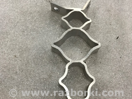 ФОТО Кронштейн для Porsche Cayenne Type 958 (10-18) Киев