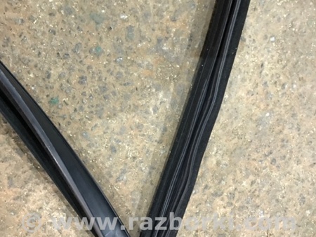 ФОТО Направляющая стекла двери для Porsche Cayenne Type 958 (10-18) Киев