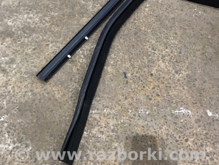ФОТО Направляющая стекла двери для Porsche Cayenne Type 958 (10-18) Киев