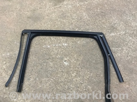 ФОТО Направляющая стекла двери для Porsche Cayenne Type 958 (10-18) Киев