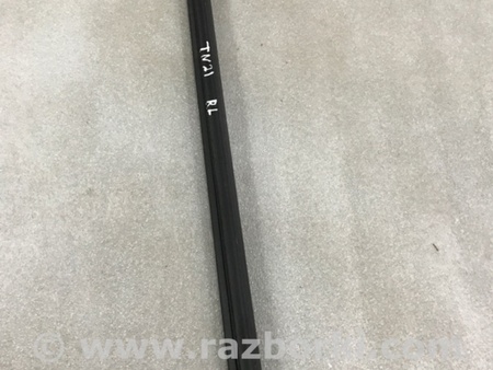 ФОТО Уплотнитель стекла двери для Porsche Cayenne Type 958 (10-18) Киев