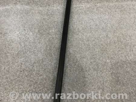 ФОТО Уплотнитель стекла двери для Porsche Cayenne Type 958 (10-18) Киев