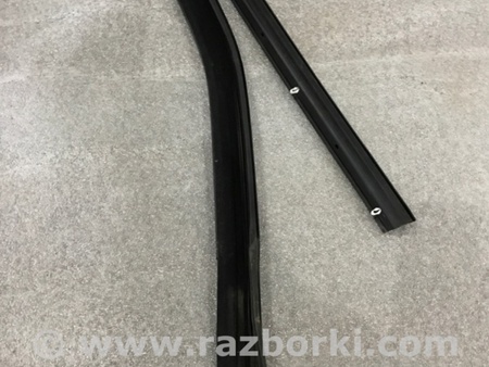 ФОТО Направляющая стекла двери для Porsche Cayenne Type 958 (10-18) Киев