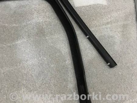 ФОТО Направляющая стекла двери для Porsche Cayenne Type 958 (10-18) Киев