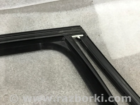ФОТО Направляющая стекла двери для Porsche Cayenne Type 958 (10-18) Киев