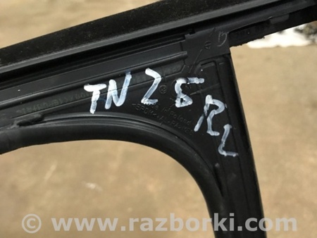 ФОТО Направляющая стекла двери для Porsche Cayenne Type 958 (10-18) Киев