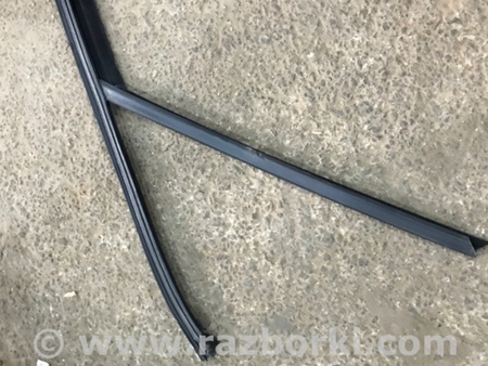 ФОТО Направляющая стекла двери для Porsche Cayenne Type 958 (10-18) Киев