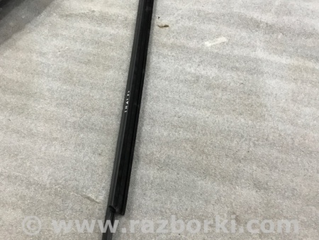 ФОТО Уплотнитель стекла двери для Porsche Cayenne Type 958 (10-18) Киев