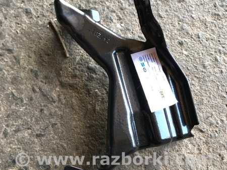 ФОТО Кронштейн для Audi (Ауди) A4 B8 - 8K2, 8K5 (08.2007-11.2015) Киев