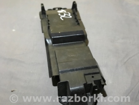 ФОТО Кронштейн для Audi (Ауди) A4 B8 - 8K2, 8K5 (08.2007-11.2015) Киев