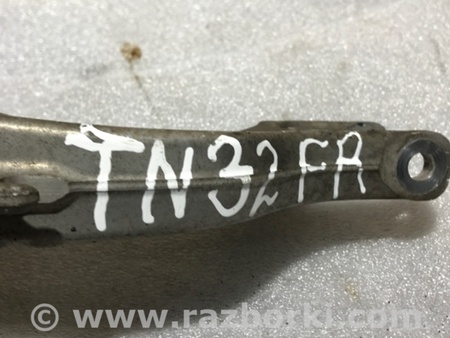 ФОТО Кронштейн для Audi (Ауди) A4 B8 - 8K2, 8K5 (08.2007-11.2015) Киев