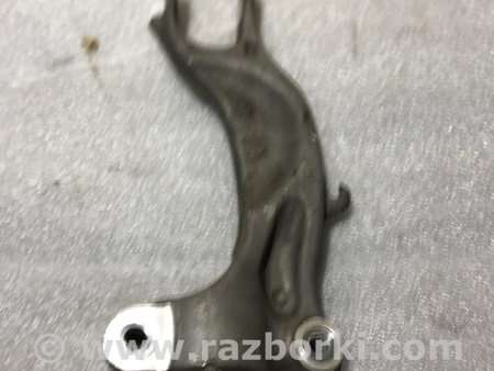 ФОТО Кронштейн для Audi (Ауди) A4 B8 - 8K2, 8K5 (08.2007-11.2015) Киев