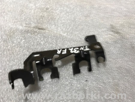 ФОТО Кронштейн для Audi (Ауди) A4 B8 - 8K2, 8K5 (08.2007-11.2015) Киев