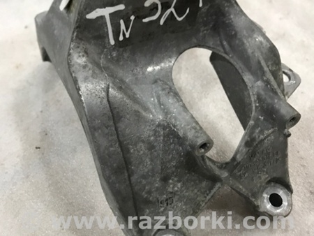 ФОТО Кронштейн для Audi (Ауди) A4 B8 - 8K2, 8K5 (08.2007-11.2015) Киев