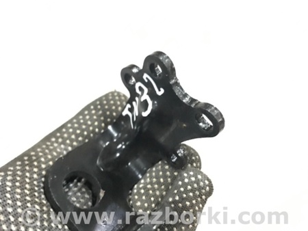 ФОТО Кронштейн для Audi (Ауди) A4 B8 - 8K2, 8K5 (08.2007-11.2015) Киев