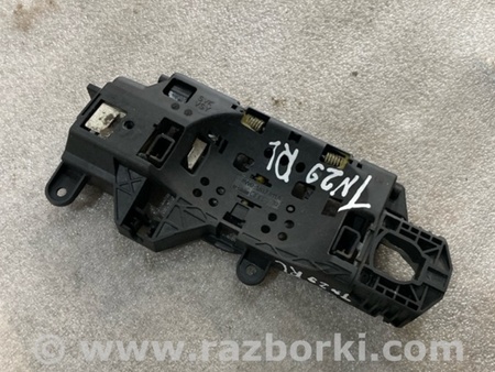 ФОТО Кронштейн ручки двери для Audi (Ауди) A4 B8 - 8K2, 8K5 (08.2007-11.2015) Киев