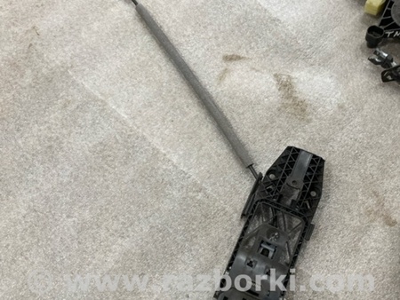 ФОТО Кронштейн ручки двери для Audi (Ауди) A3 8V1, 8VA, 8V7, 8VS (03.2012-...) Киев