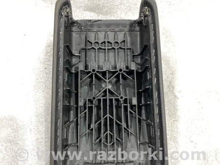 ФОТО Крышка подлокотника для Audi (Ауди) A3 8V1, 8VA, 8V7, 8VS (03.2012-...) Киев
