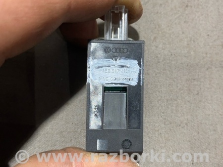 ФОТО Плафон подсветки салона для Audi (Ауди) A4 B8 - 8K2, 8K5 (08.2007-11.2015) Киев