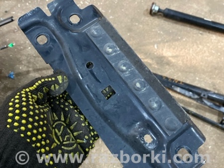 ФОТО Кронштейн для Audi (Ауди) A5 8T (03.2007-11.2016) Киев