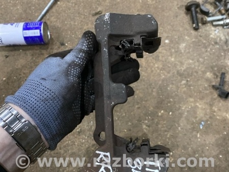 ФОТО Скоба суппорта для Audi (Ауди) A6 C7 (11.2010-10.2018) Киев