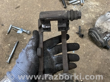 ФОТО Скоба суппорта для Audi (Ауди) A6 C7 (11.2010-10.2018) Киев