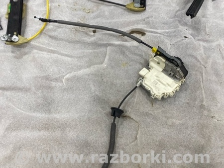 ФОТО Замок боковой двери для Audi (Ауди) A4 B8 - 8K2, 8K5 (08.2007-11.2015) Киев
