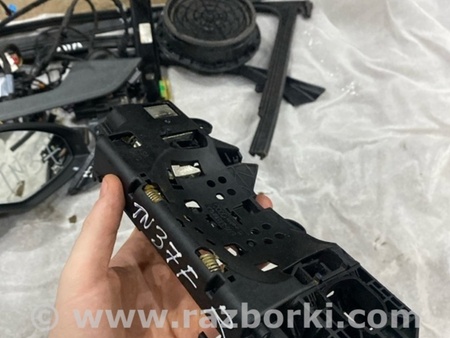 ФОТО Кронштейн ручки двери для Audi (Ауди) A4 B8 - 8K2, 8K5 (08.2007-11.2015) Киев