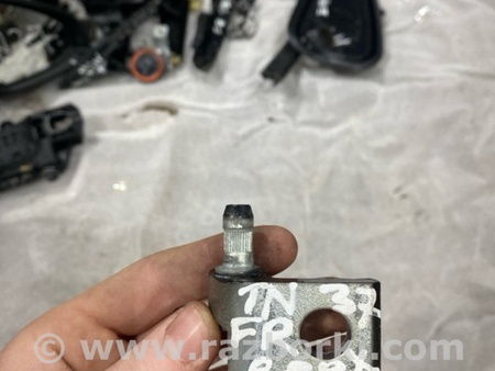 ФОТО Петля двери для Audi (Ауди) A4 B8 - 8K2, 8K5 (08.2007-11.2015) Киев