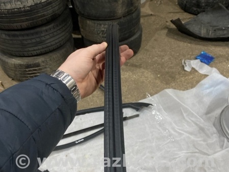 ФОТО Уплотнитель стекла двери для Audi (Ауди) A4 B8 - 8K2, 8K5 (08.2007-11.2015) Киев