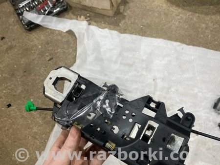 ФОТО Кронштейн ручки двери для Audi (Ауди) A4 B8 - 8K2, 8K5 (08.2007-11.2015) Киев