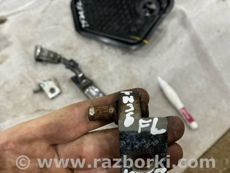 ФОТО Петля двери для Audi (Ауди) A3 8V1, 8VA, 8V7, 8VS (03.2012-...) Киев