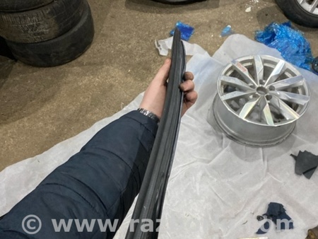 ФОТО Уплотнитель стекла двери для Audi (Ауди) A3 8V1, 8VA, 8V7, 8VS (03.2012-...) Киев
