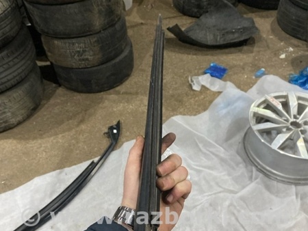 ФОТО Уплотнитель стекла двери для Audi (Ауди) A3 8V1, 8VA, 8V7, 8VS (03.2012-...) Киев