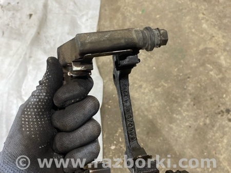 ФОТО Скоба суппорта для Audi (Ауди) A6 C7 (11.2010-10.2018) Киев