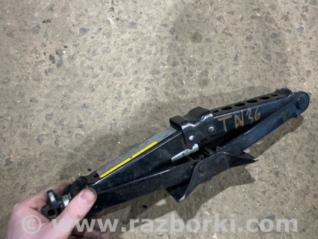 ФОТО Домкрат для Audi (Ауди) A3 8V1, 8VA, 8V7, 8VS (03.2012-...) Киев