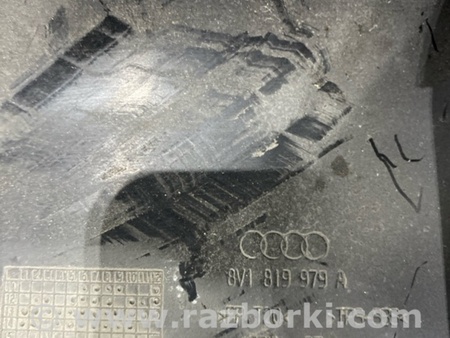 ФОТО Пластик для Audi (Ауди) A3 8V1, 8VA, 8V7, 8VS (03.2012-...) Киев
