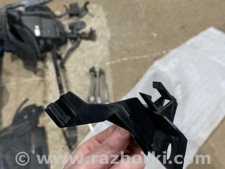 ФОТО Кронштейн для Audi (Ауди) A4 B8 - 8K2, 8K5 (08.2007-11.2015) Киев