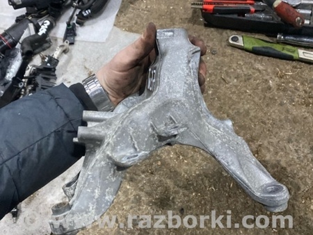 ФОТО Кронштейн для Audi (Ауди) A4 B8 - 8K2, 8K5 (08.2007-11.2015) Киев
