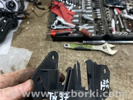 ФОТО Кронштейн для Audi (Ауди) A4 B8 - 8K2, 8K5 (08.2007-11.2015) Киев