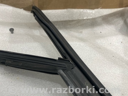 ФОТО Уплотнитель стекла двери для Audi (Ауди) A3 8V1, 8VA, 8V7, 8VS (03.2012-...) Киев